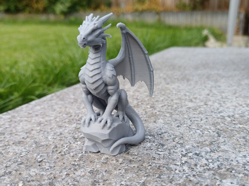 Majestätischer drache - majestätischer,