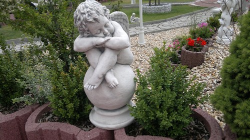 Steinfigur großer engel - steinfigur,, auf